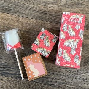 Paul & Joe face and eye color